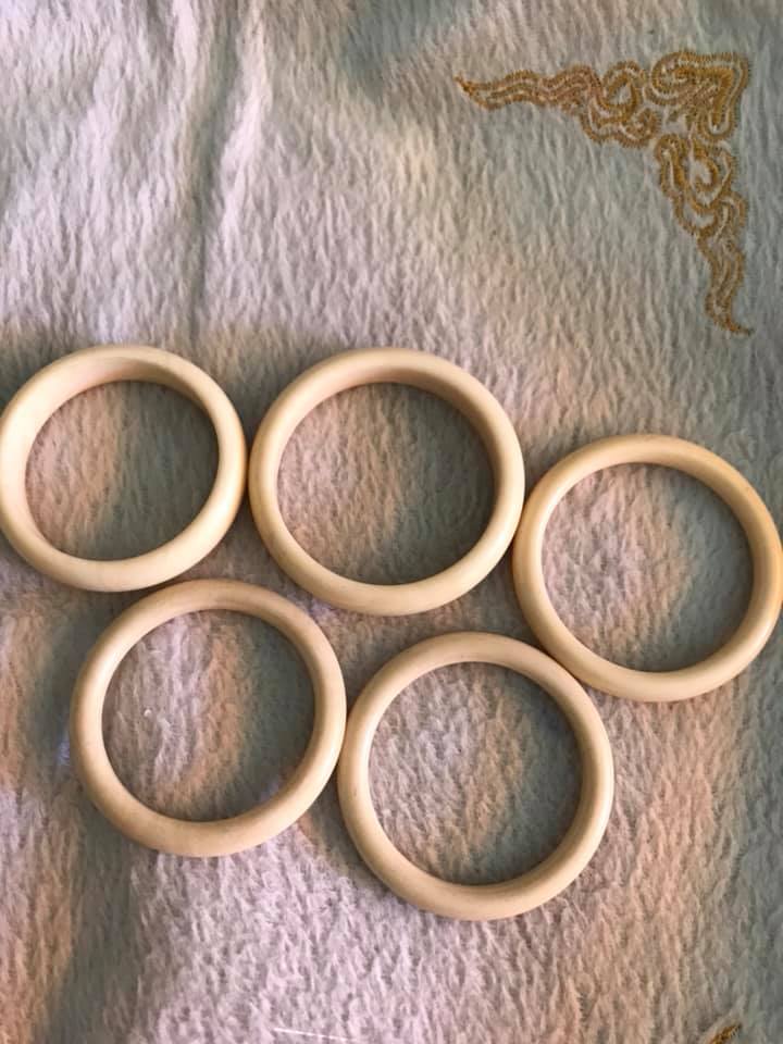 Vòng Đeo Tay Cho Bé đeo 6 tháng -3 tuổi  Màu Trắng Giả Ngà Hay Gọi Xương Mỹ Nghệ  Ni 37mm -41mm 