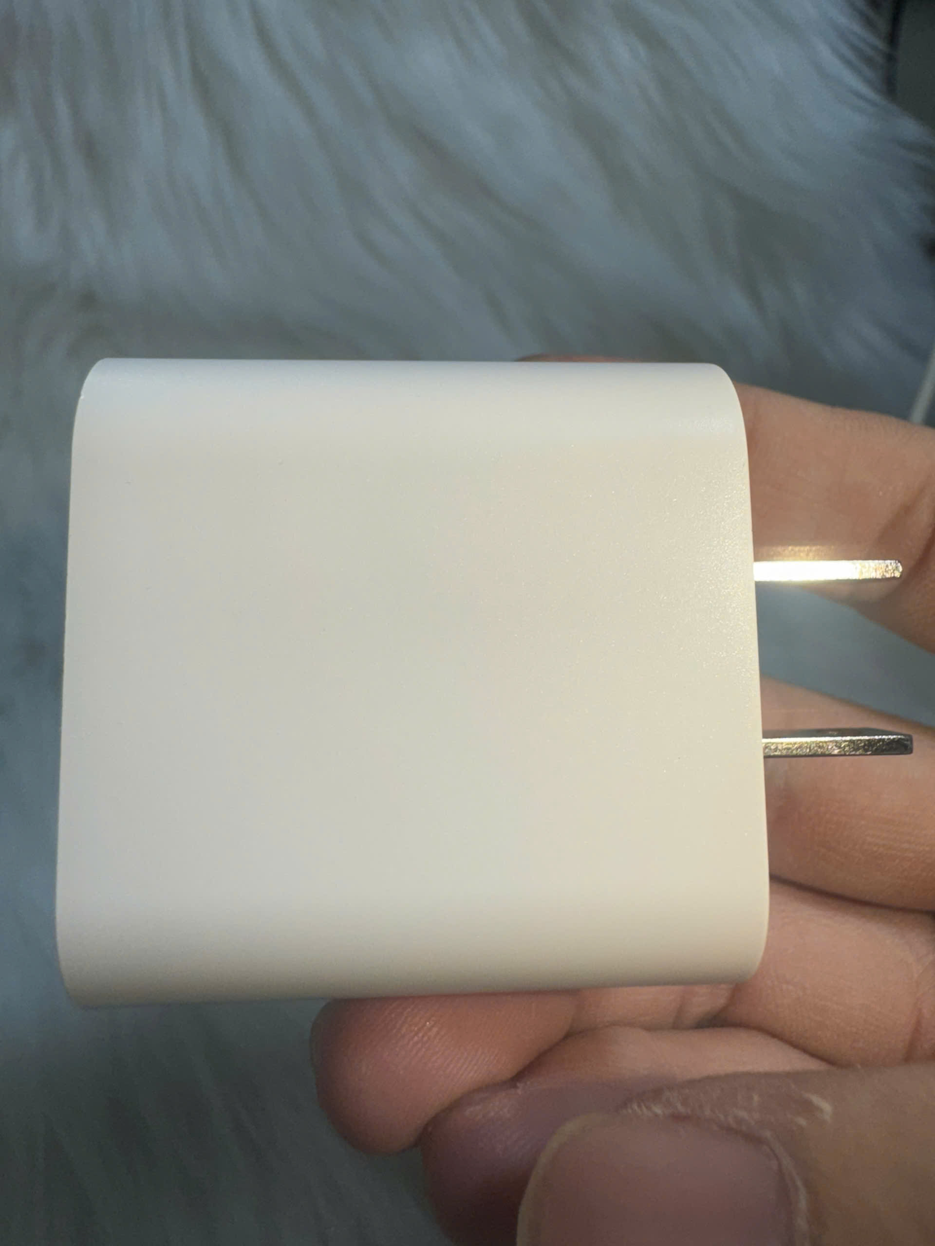 Củ Sạc Nhanh 20W GaN gồm cổng Type-C và USB, Hỗ Trợ QC3.0, Sạc Nhanh, nhỏ gọn, tiện mang theo - Hàng nhập khẩu