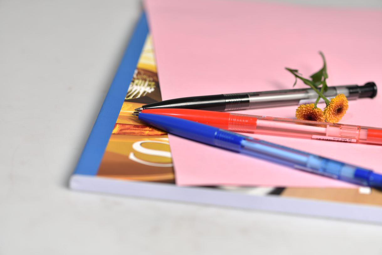 Bút Bi Thiên Long TL-023 ( Xanh+Đen+Đỏ ) - Đen