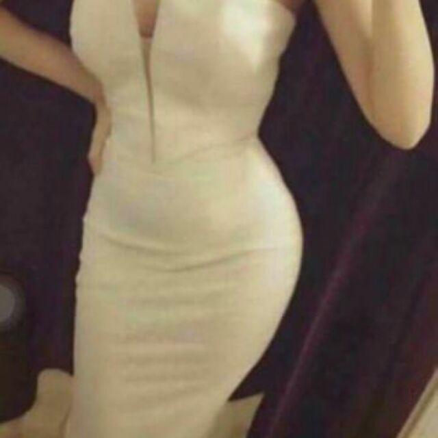 Đầm body cúp ngực xẻ lưới