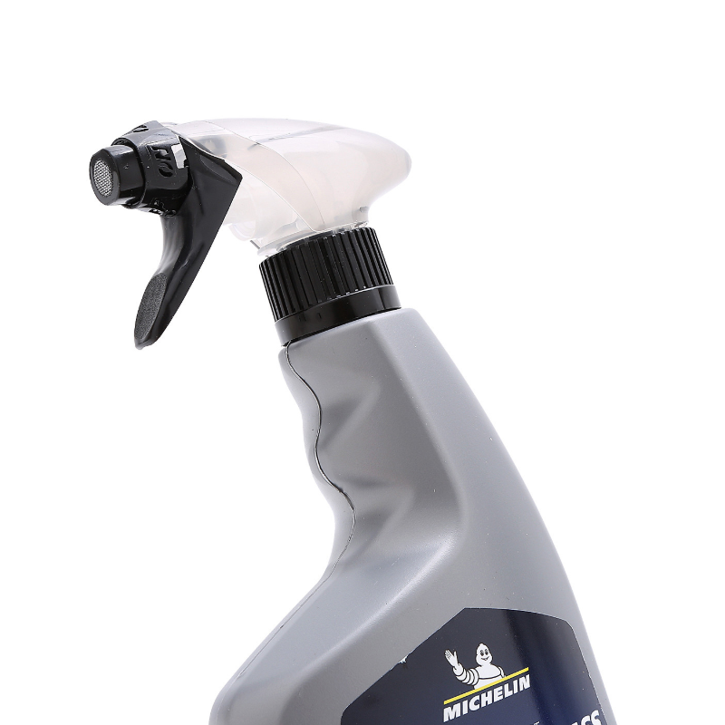 Dung dịch vệ sinh gương Michelin Foaming Glass Cleaner 31395 - 650ml - Hàng chính hãng