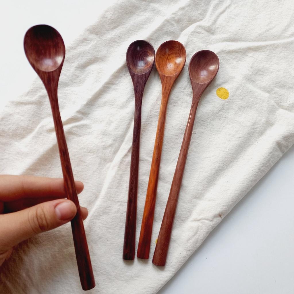 Thìa Gỗ Trắc Đỏ Cỡ 19.5 cm Khuấy Sinh Tố, Cà Phê, Thìa Trang Trí, Phụ Kiện Nhà Bếp