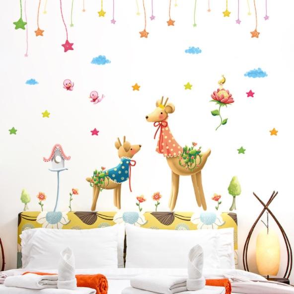 Decal trang trí tường - Mẹ con nai nhỏ nhắn