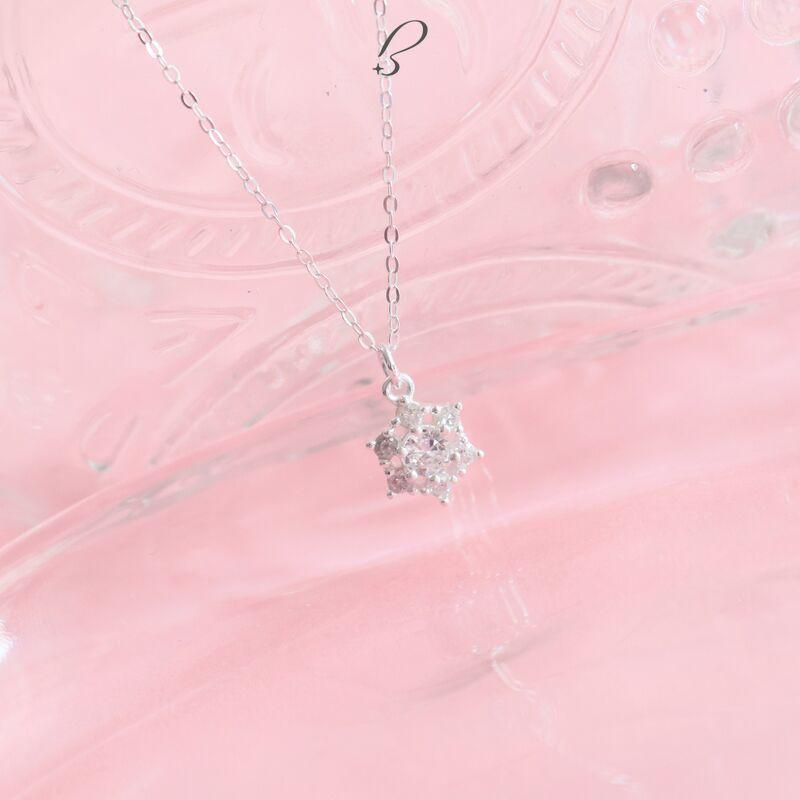 Vòng cổ Bling It năm cánh đính đá bạc BIVC241