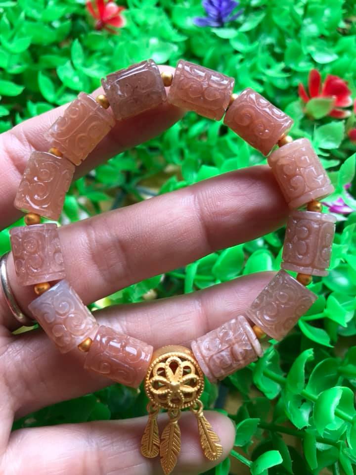 Vòng Tay phong Thủy may mắn tài lộc kiểu Đá Lu Charm mặt trời thiên nhiên vip  Size 9mm x dài 12mm hàng cao cấp nữ đeo tay sang lắm luôn ạ  100% đá thiên đeo vào may mắn tốt sức khỏe tim mạch và đẹp ạ