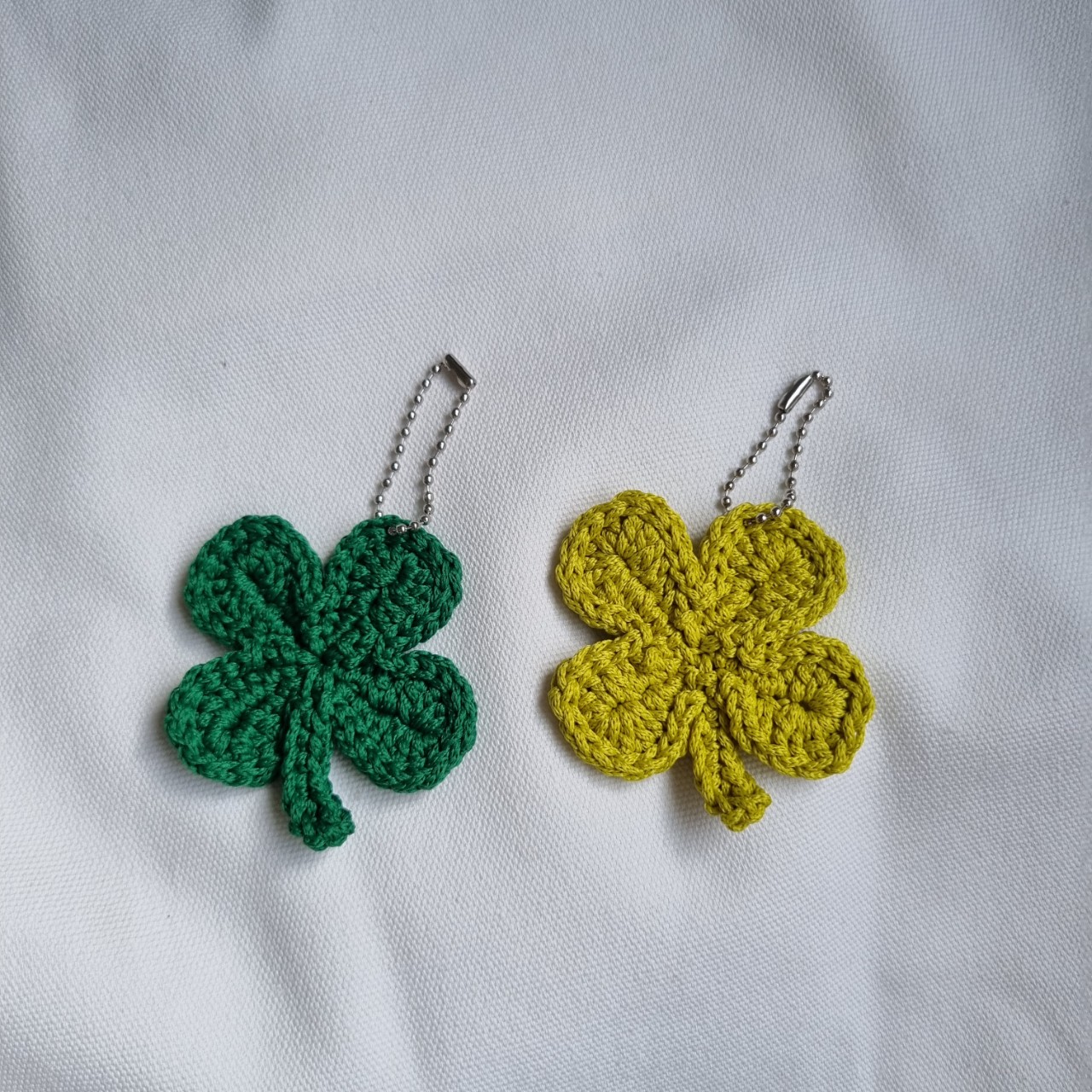 MÓC KHÓA CỎ 4 LÁ PHONG THỦY MAY MẮN DÂY TREO TRANG TRÍ TÚI XÁCH / LUCKY CLOVER