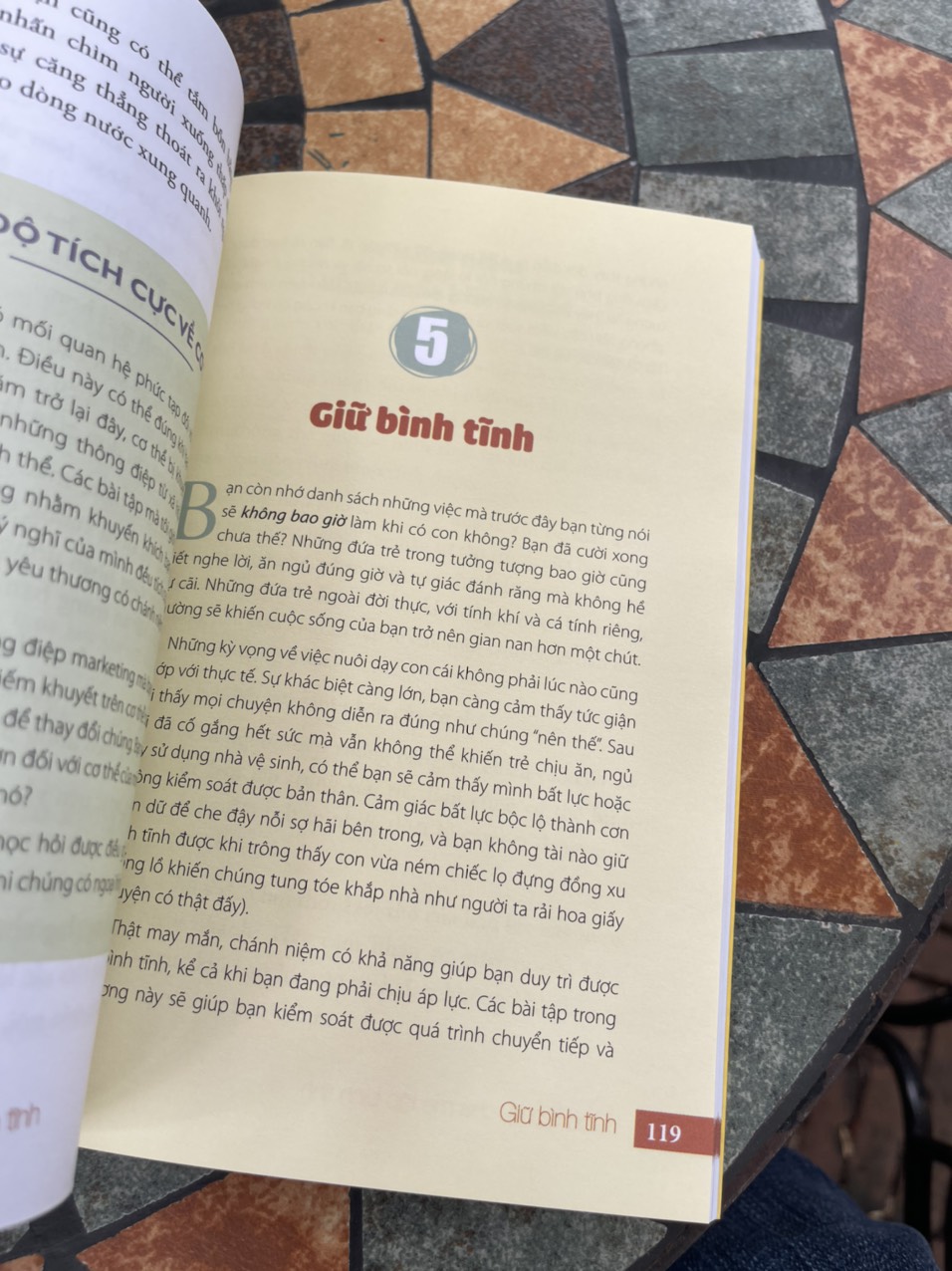 CON TẬP ĐI CHAM MẸ TẬP BÌNH TĨNH – Stacy Spensley – Khánh Trang dịch - Thái Hà - NXB Lao Động