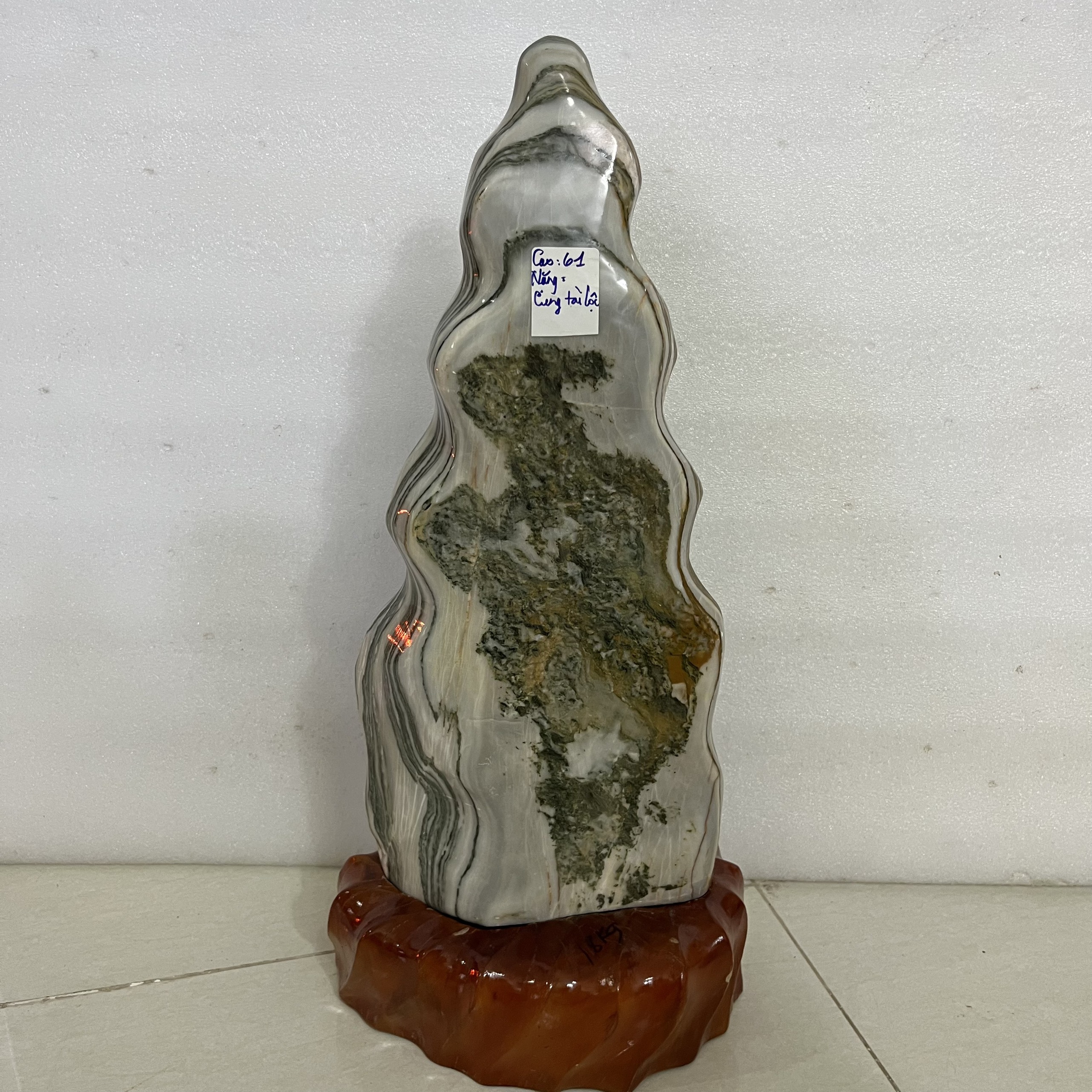 Cây đá phong thủy cao 61 cm nặng 18 kg B cho người mệnh Hỏa và Mộc