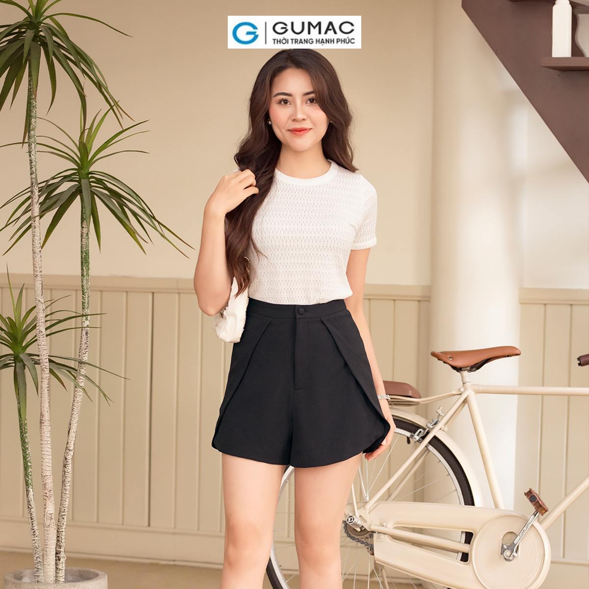 Set lẻ Áo blazer dáng lửng thời trang GUMAC AD06066 - Quần short đắp vạt thời trang GUMAC QD06065