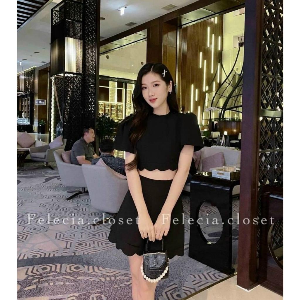 Sét áo lửng xẻ lưng cột nơ kèm quần sooc ngắn lai gợn sóng