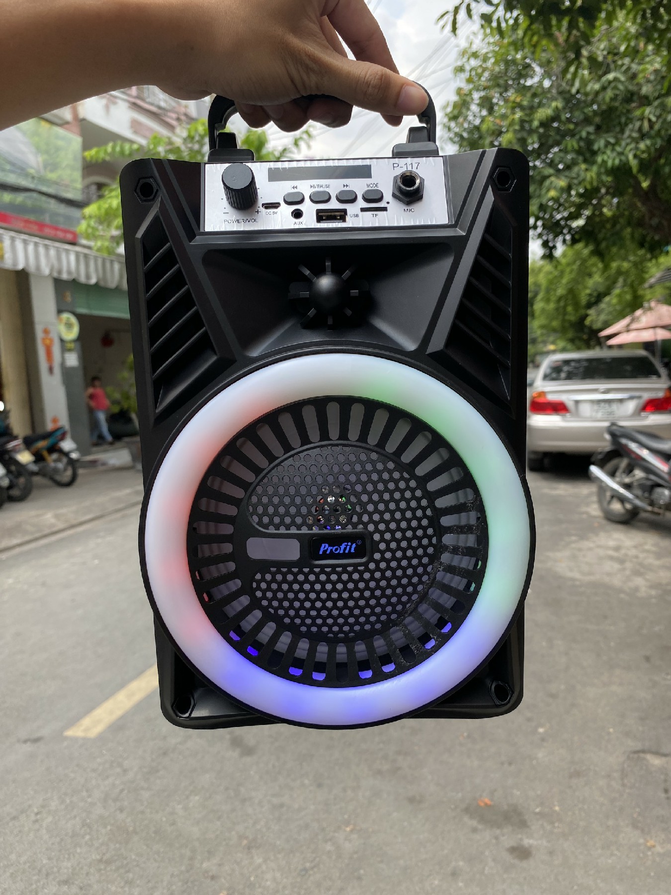 Loa bluetooth karaoke Profit P118/P117 - Bass 6.5 inch, kèm đèn led bắt mắt - Tặng 1 micro có dây - Đầy đủ kết nối Bluetooh, AUX, USB, TF card - Loa xách tay du lịch âm thanh mạnh mẽ, ấn tượng - Hàng nhập khẩu