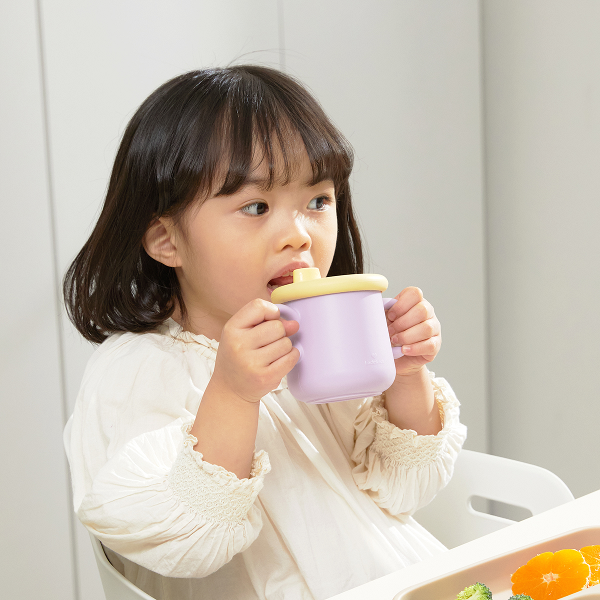 Bộ ly cốc cho bé Lock&amp;Lock 200ml Little Luv Silicone Straw Cup màu tím vàng LBB015S7VOL - Hàng chính hãng có quai cầm và ống hút - JoyMall