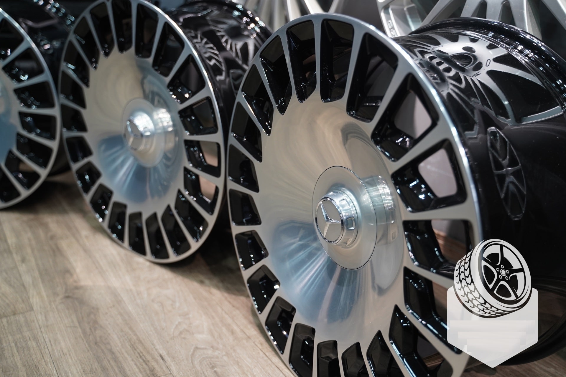 Logo chụp mâm, ốp lazang bánh xe ô tô Mercedes và Maybach TY-65