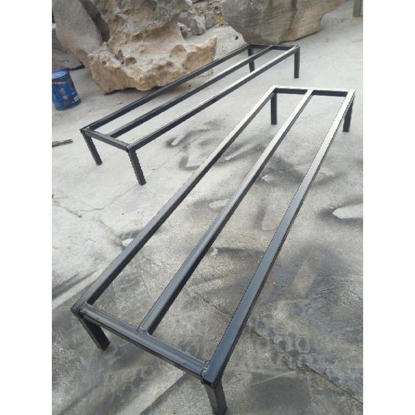 Kệ thép Dài 70cm. Rộng 20cm. Cao 10cm.4 chân. Hộp thép 14*14mm