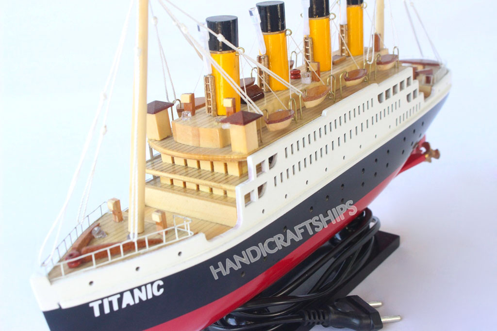 Mô hình Titanic 40cm tàu hiện đại, lắp ráp sẵn