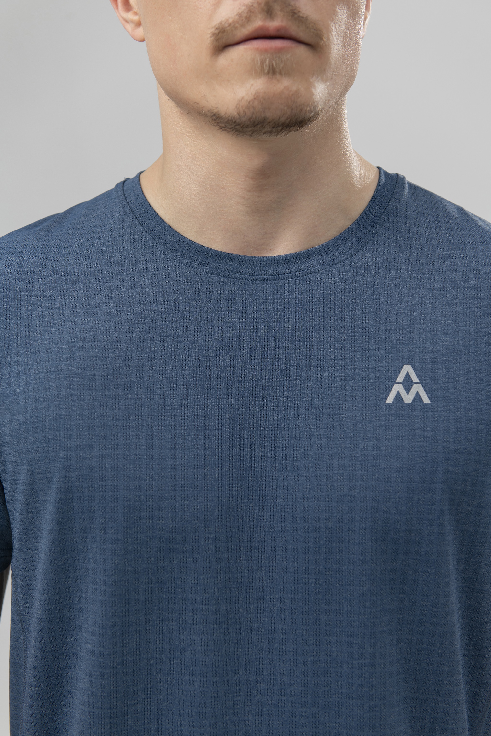 Áo Tshirt nam ngắn tay AM TSM221 cổ tròn thoáng khí, không bai xù, nhanh khô, co giãn tốt