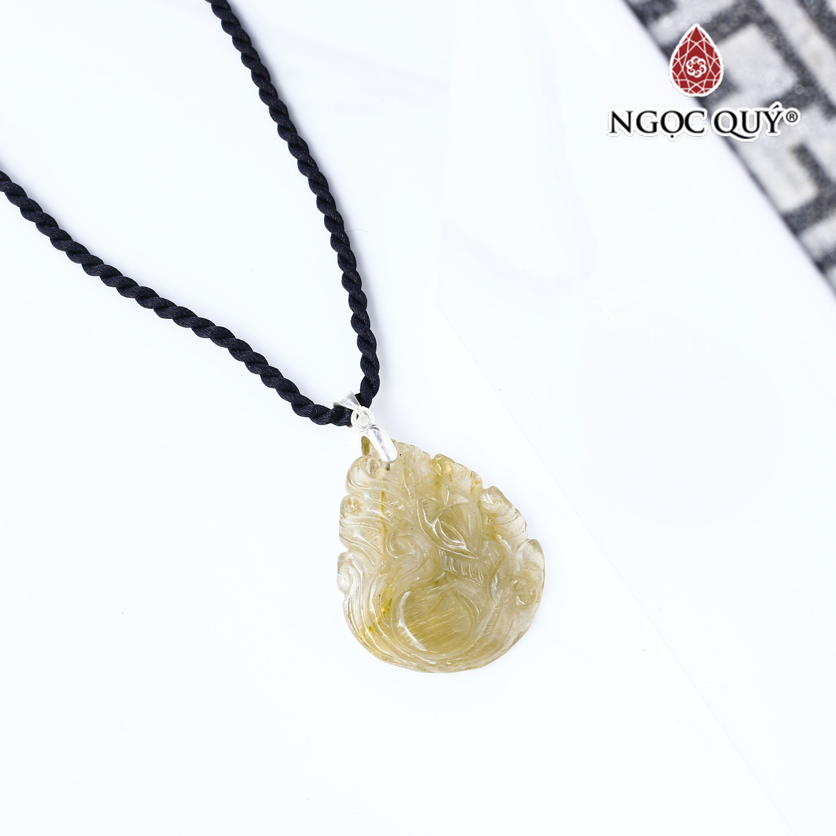 Mặt dây chuyền nữ hoàng hồ ly 9 đuôi đá thạch anh tóc vàng - Ngọc Quý Gemstones