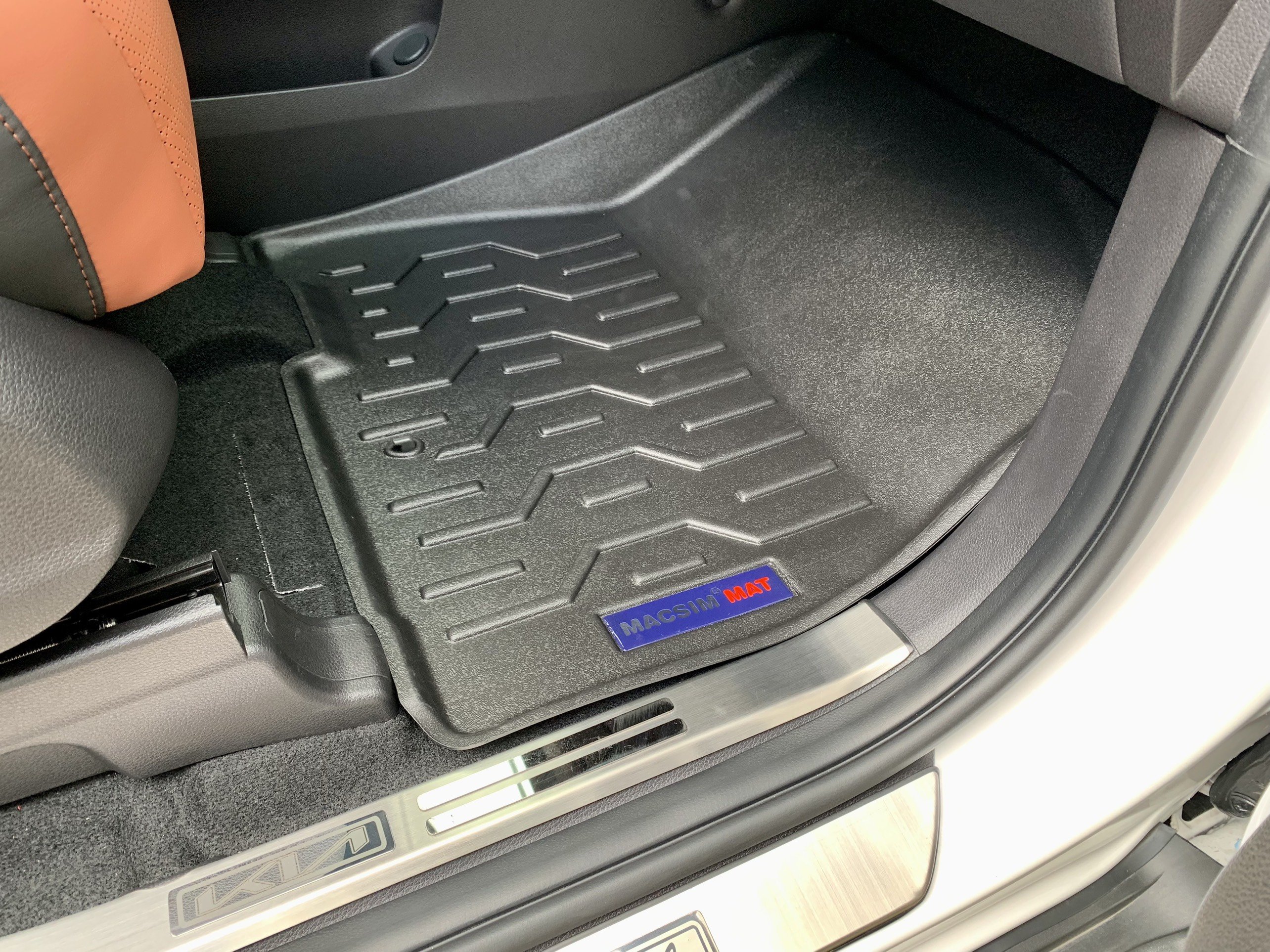 Thảm lót sàn xe ô tô Kia Carnival   Nhãn hiệu Macsim chất liệu nhựa TPV cao cấp màu đen