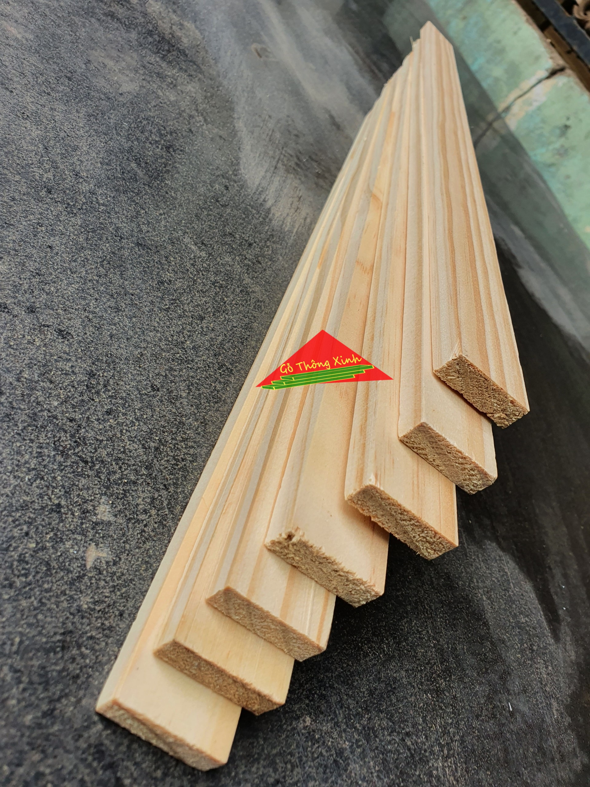 Thanh gỗ thông dày 1cm,rộng 3cm,dài 50cm dùng làm nẹp chỉ, làm thùng gỗ decord, đóng chuồng thú cưng, DIY