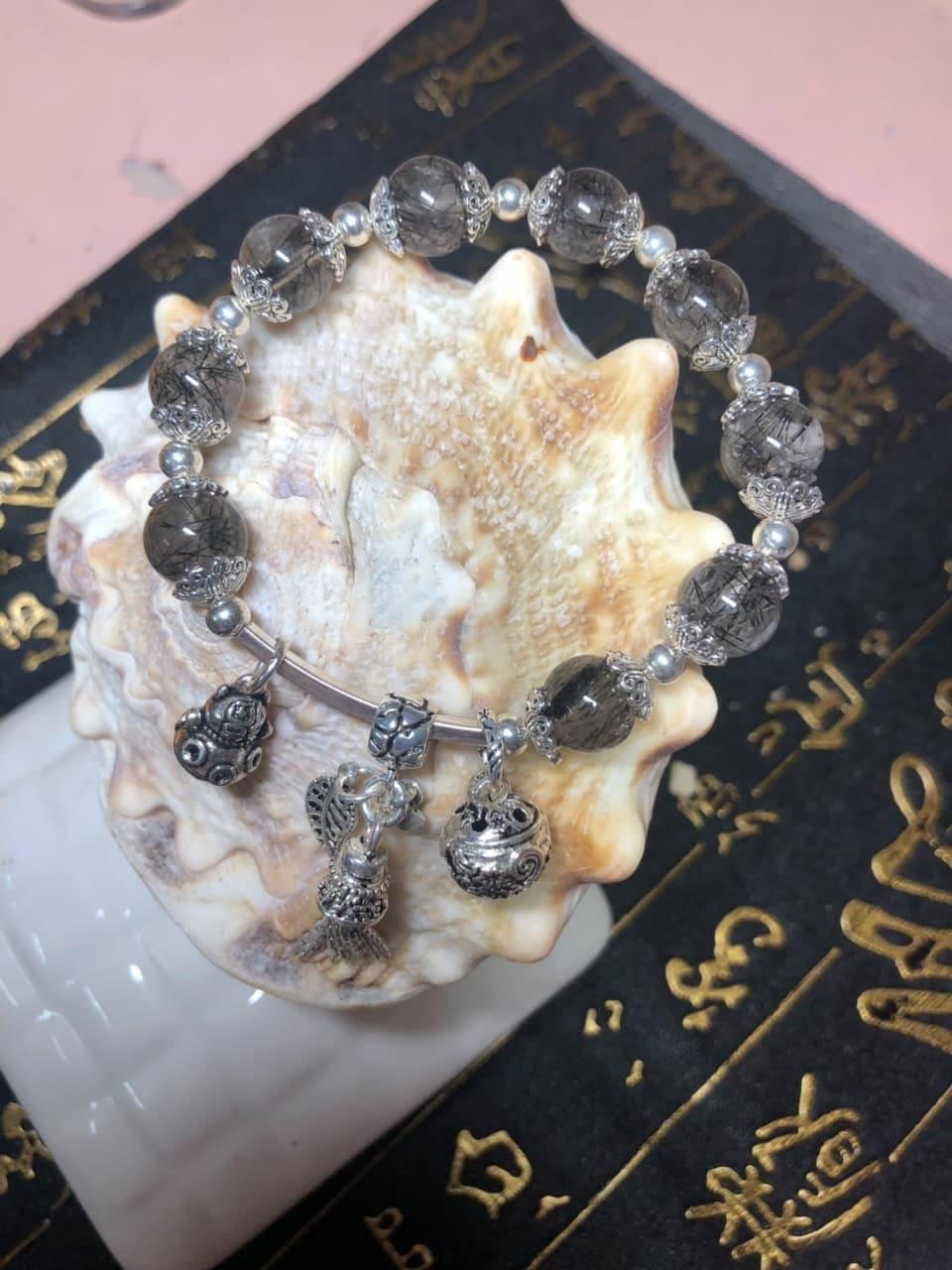 Vòng lắc tay đá thạch anh tóc đen