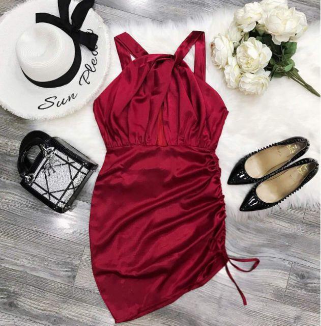 Đầm body cổ yếm rút dây eo