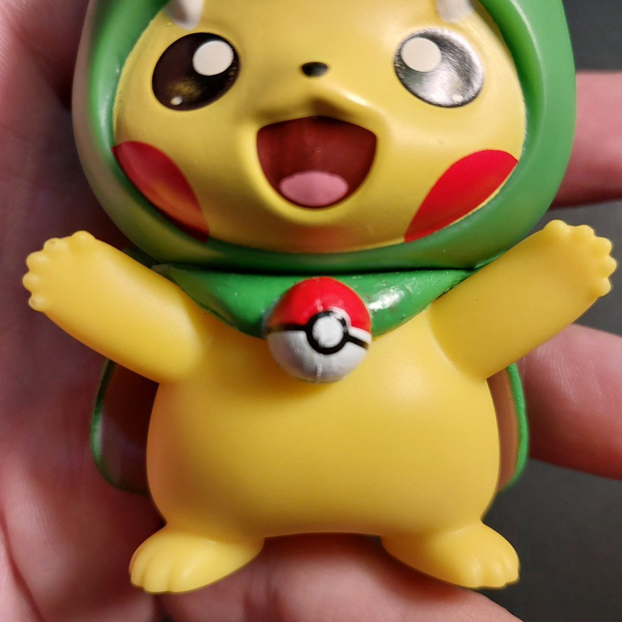 Mô hình gapcha Chibi Pikachu Tyranitar Pokemon khoát áo bạo chúa sa mạt 2059 8-5