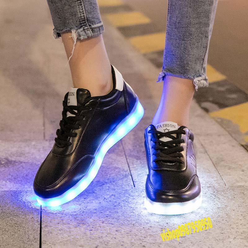 GIÀY PHÁT SÁNG NHỊP TIM MÀU ĐEN