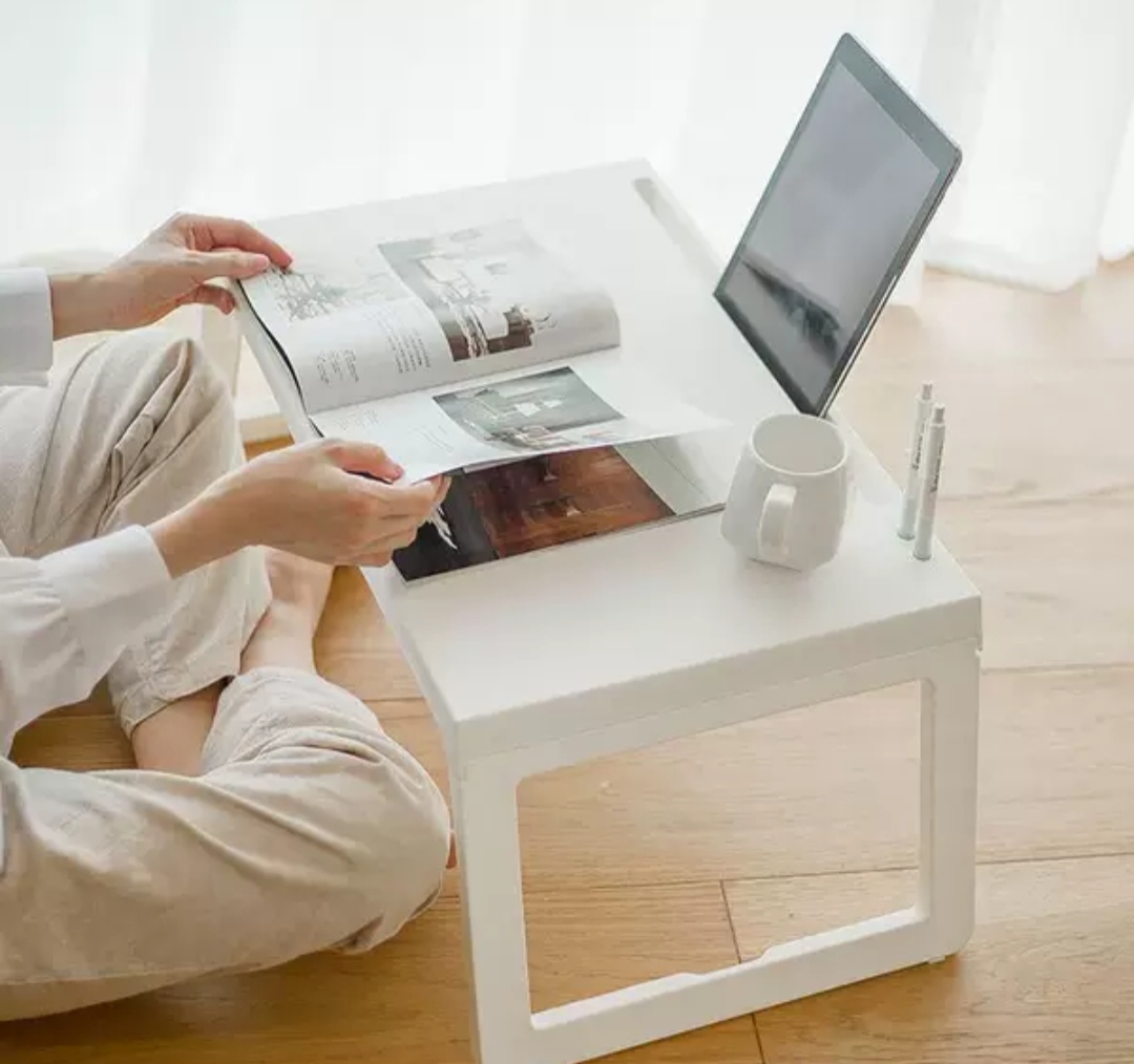 Bàn học laptop gấp gọn làm bằng nhựa cao cấp dùng cho sinh viên học sinh