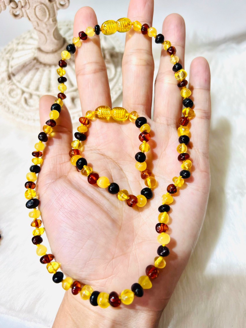 Bộ hổ phách cho bé gồm vòng cổ + vòng tay