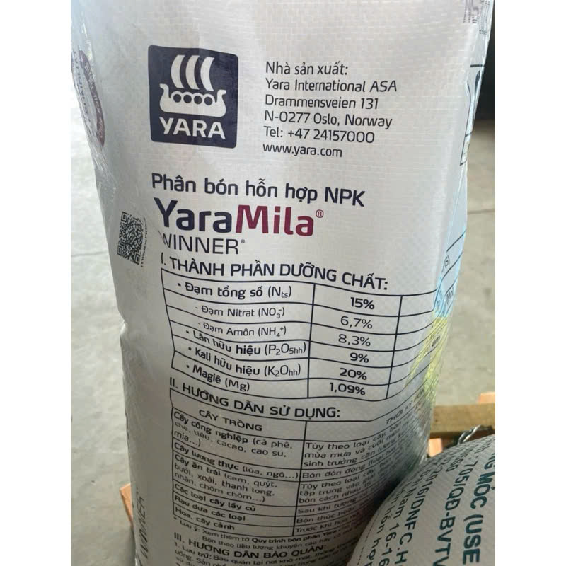 Phân bón Yara Mila Winner 15-9-20+TE (TÚI 1KG) hạt màu Xanh