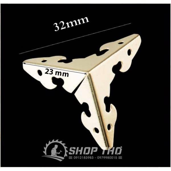 Bịt góc giả cổ M938 - 32x32mm màu vàng