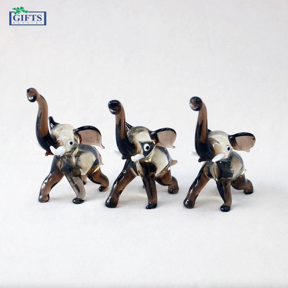 Lưu niệm Voi thủy tinh màu