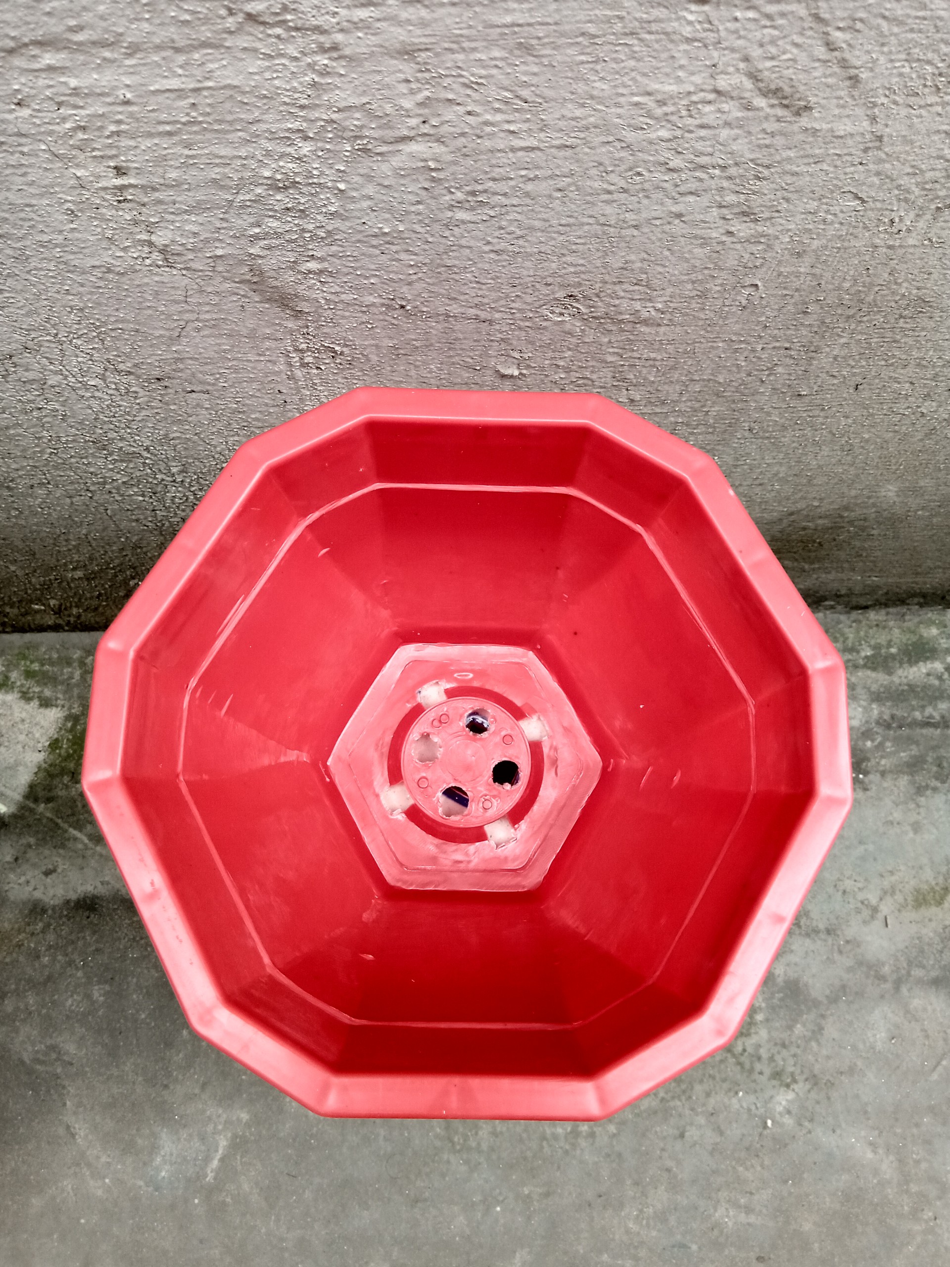 5 Chậu Nhựa Treo 5 Màu,Hình Bát Giác,Có Móc Treo Cùng Màu,Kích Thước Đường Kính 22cm Cao 14cm