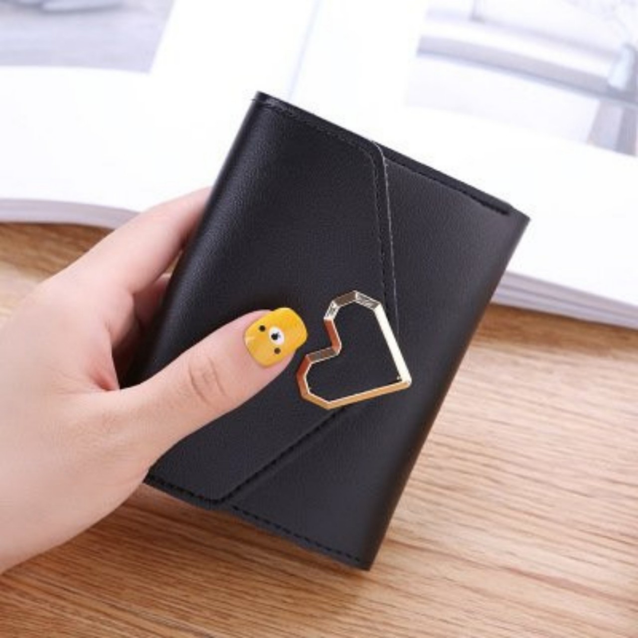 Ví nữ cầm tay nhỏ gọn, nhiều ngăn tiện dụng, khóa trái tim siêu xinh G0064