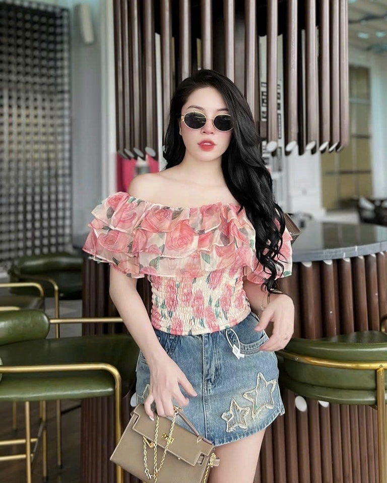 Áo trễ vai hoa bèo ngực vải tơ mềm bo chun eo co giãn