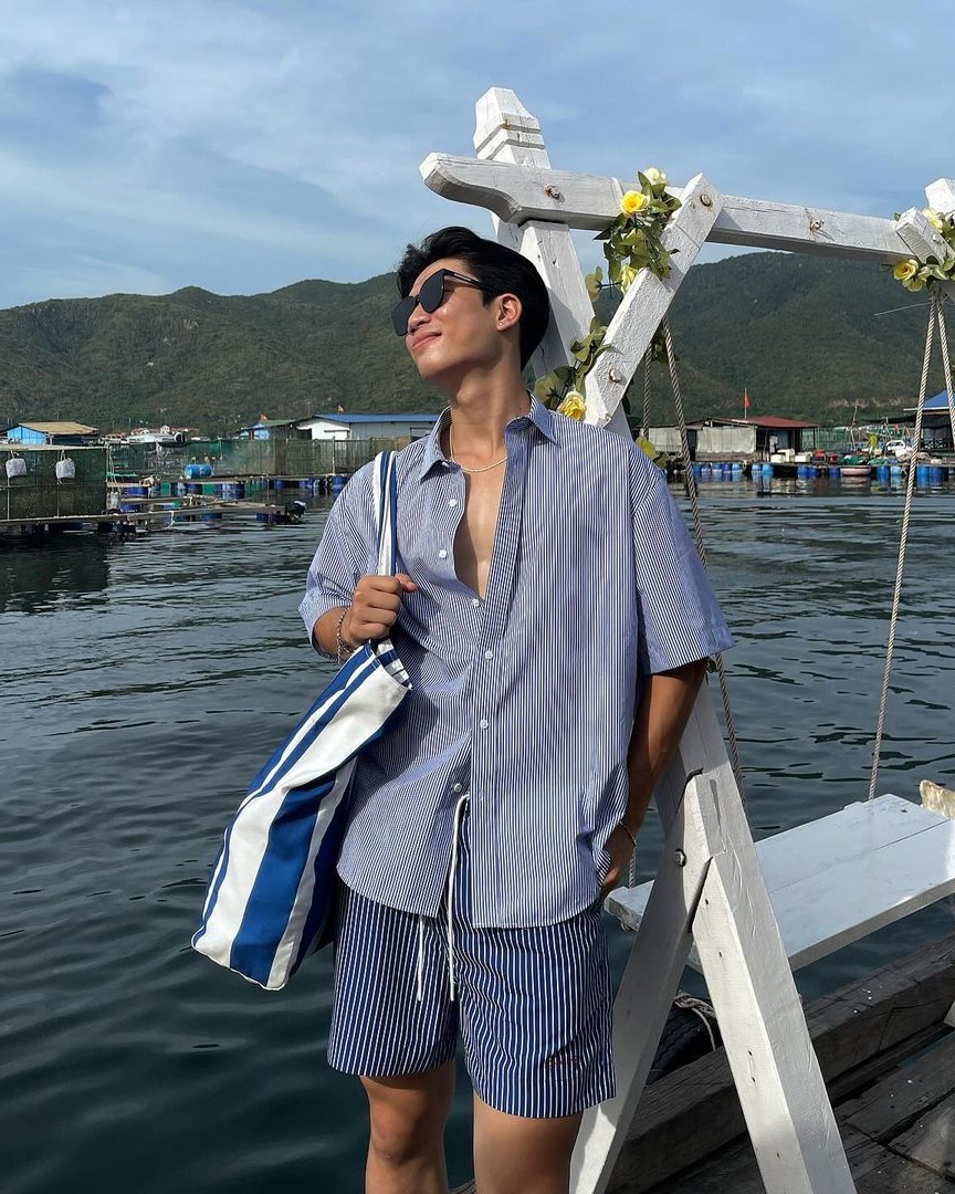Áo Sơ Mi Nam ROUTINE Tay Ngắn Họa Tiết Kẻ Sọc Form Oversize - 10S24SHS003 | LASTORE MENSWEAR