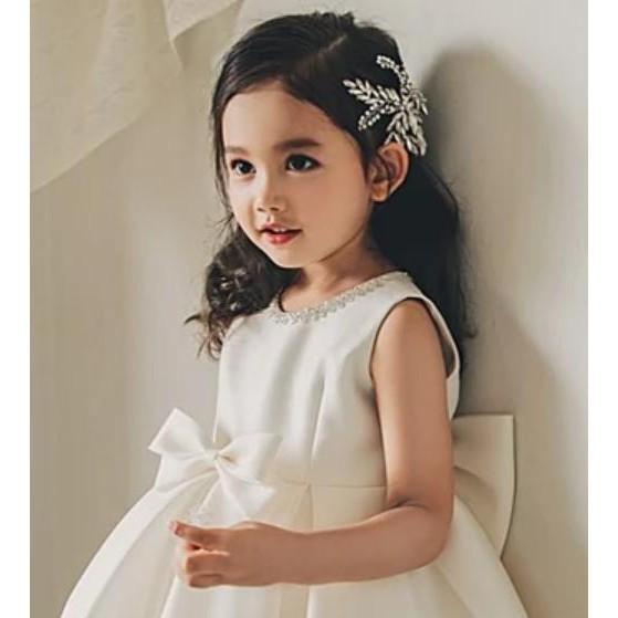 Đầm công chúa satin trắng đính nơ to sau lưng cho bé từ 1 - 12 tuổi