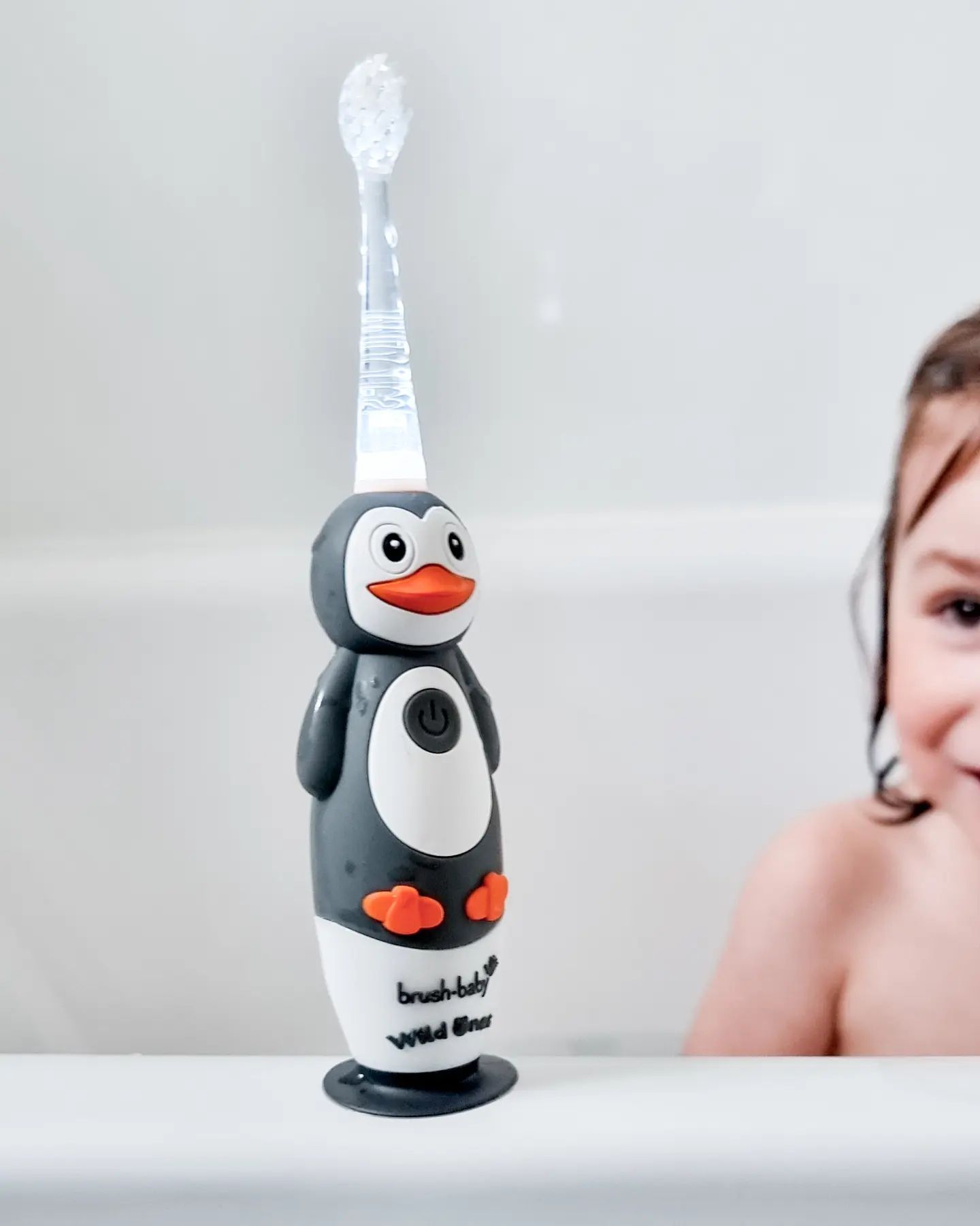 Brush-Baby Bàn chải điện sóng âm WildOnes kèm sạc, 2 chế độ làm sạch răng an toàn và hiệu quả cho bé (0 - 10 tuổi)