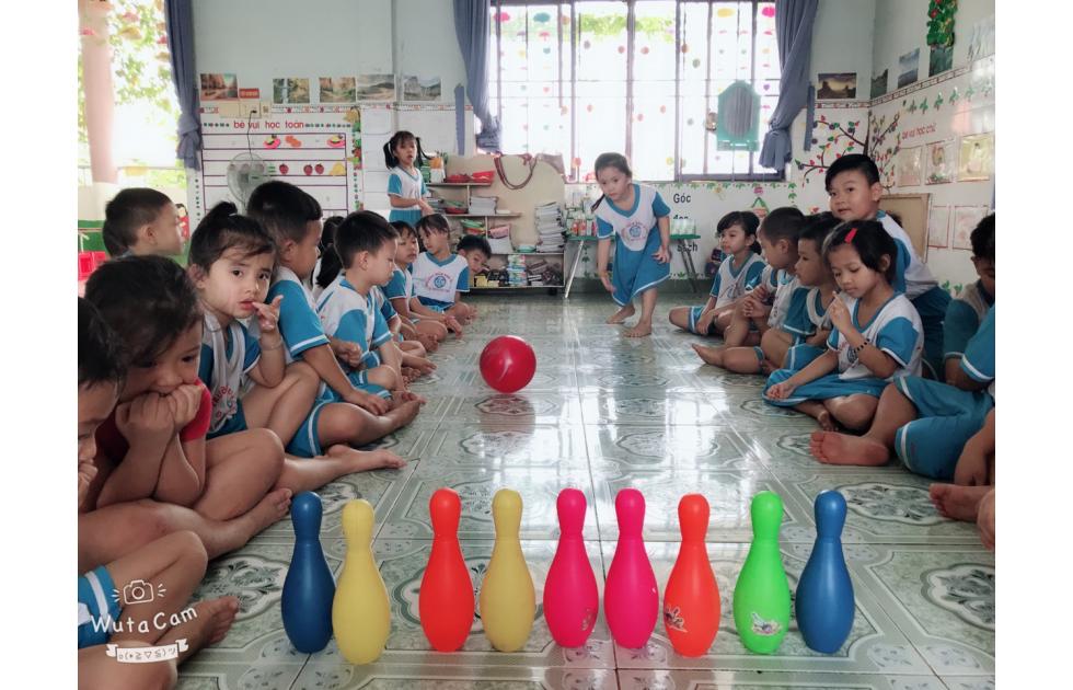 Đồ Chơi Ném Bóng Bowling Bằng Nhựa An Toàn, Rèn Đôi Tay Khéo Léo Và Vận Động Cho Bé