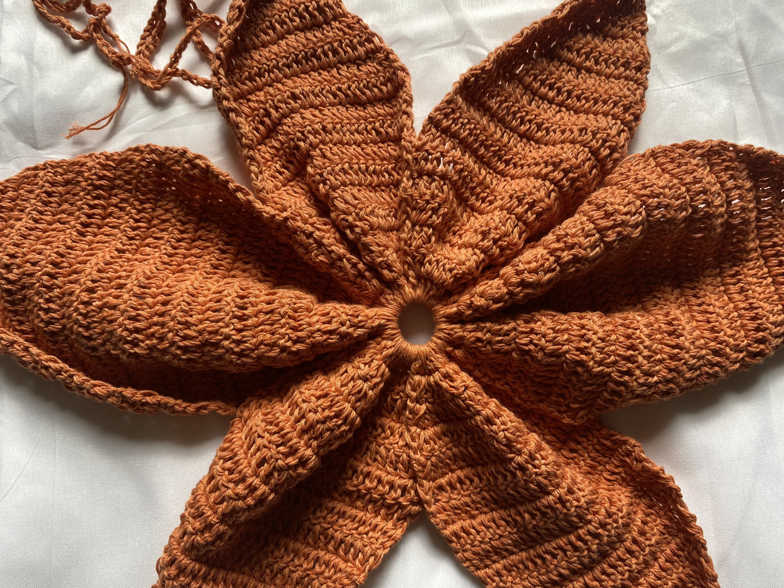 Áo yếm handmade hình hoa 6 cánh