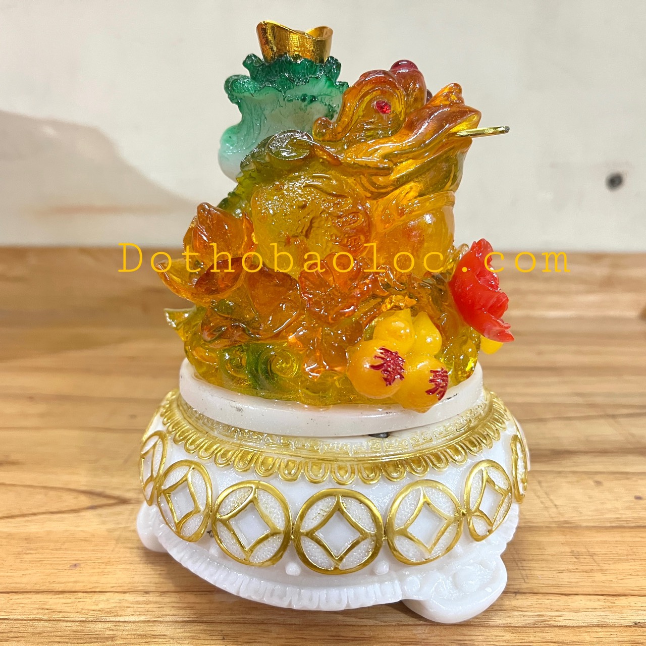 Cóc phong thủy đế đá xoay cõng củ cải cao:20cm – vàng thạch anh