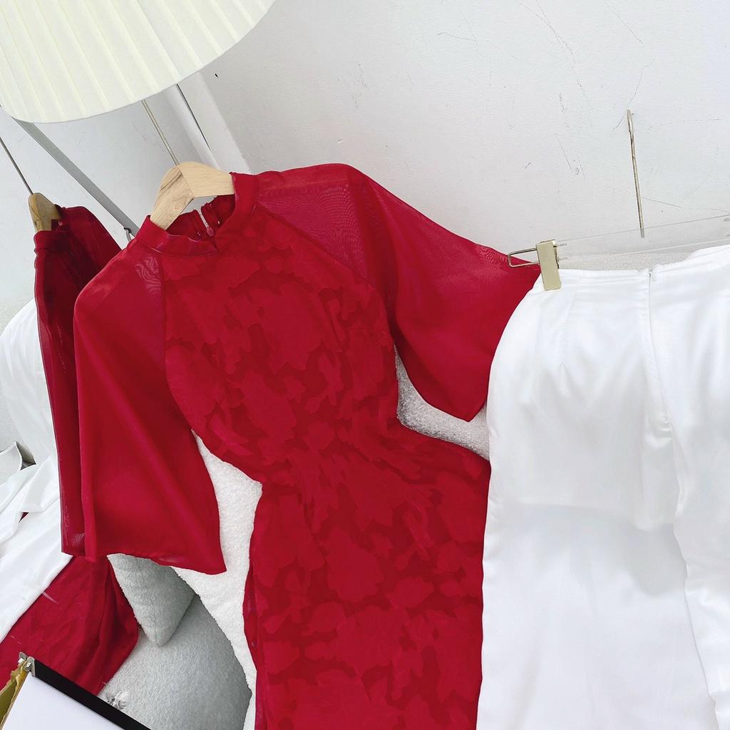 Set áo dài đỏ hoa nổi phối tay voan lưng ống loe kèm quần suông trắng đi chùa chúc tết