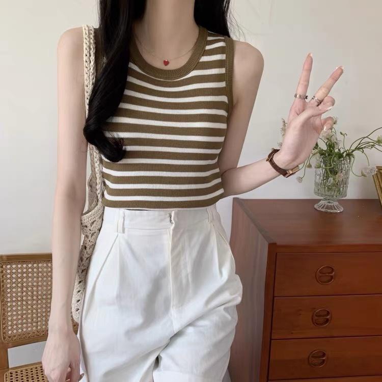 MS735 Áo sát nách nữ len dệt kim kẻ ngang cổ yếm croptop