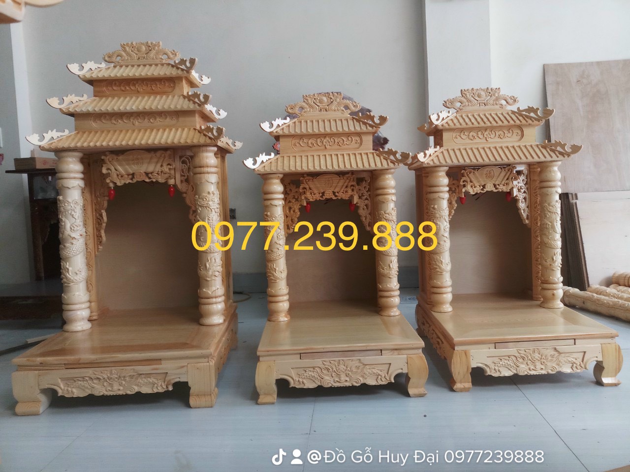 bàn thờ thần tài gỗ thông 61cm