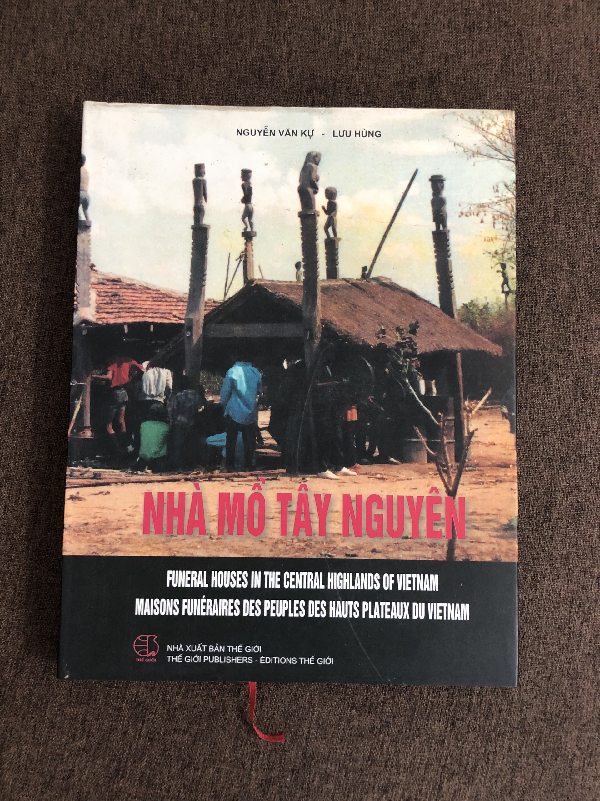 (bìa cứng) Nhà Mồ Tây Nguyên - Sách Khảo Cứu