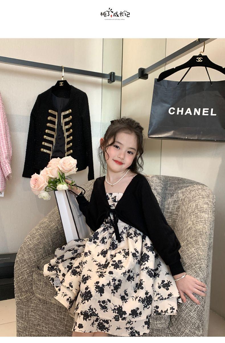 SHUANGYAN Yuanbaoth trẻ em ăn mặc thời trang phù hợp với phong cách phương Tây mùa xuân ăn mặc trẻ em gái mảnh hoa sling váy dệt kim áo choàng