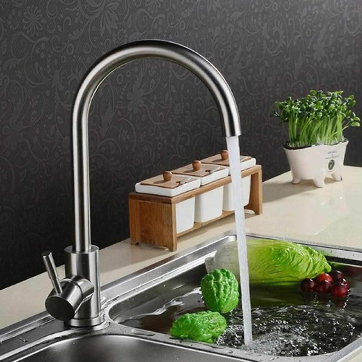 Combo chậu rửa chén bát inox hai hố cân 8245, vòi rửa bát cổ ngỗng nóng lạnh, bộ xả chậu, bình xà phòng, rá inox gác chậu