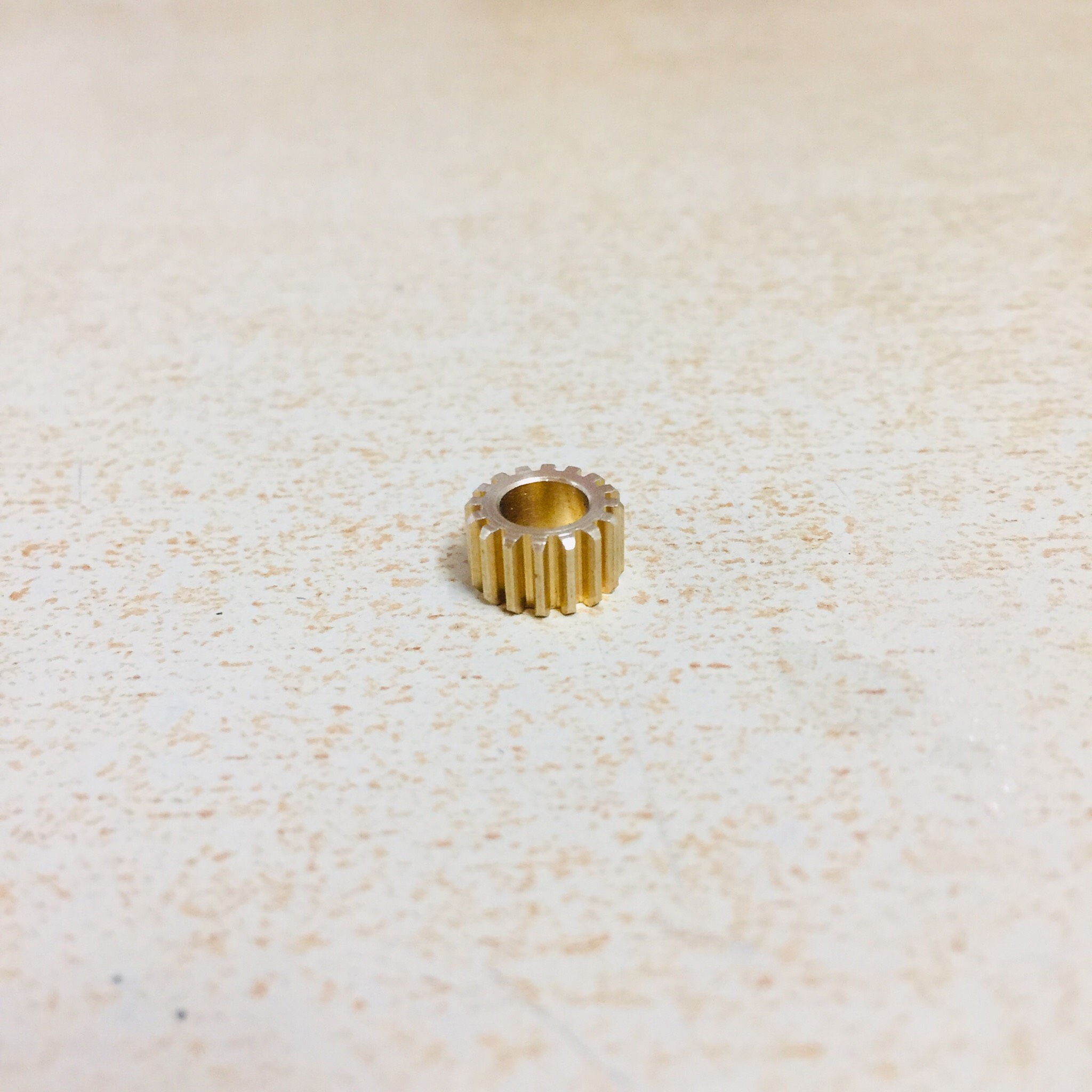Bánh răng đồng 16 răng lỗ trục 5mm dùng để nối trục động cơ