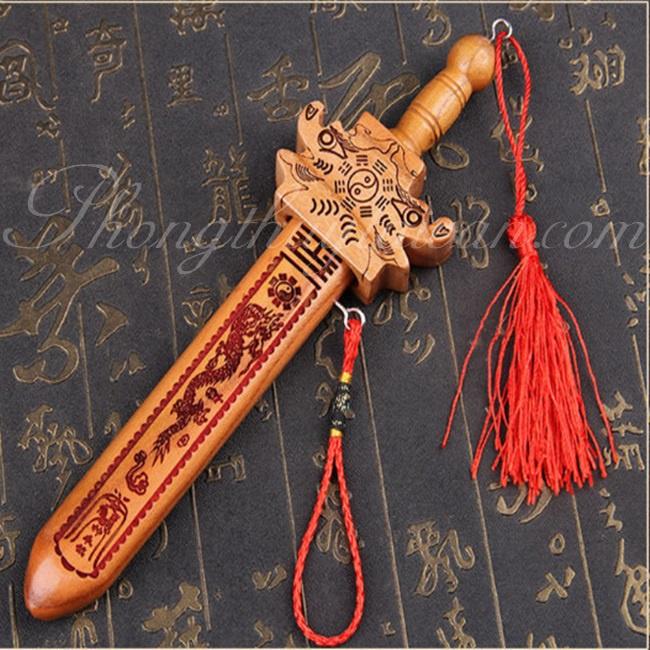 Thanh_Gươm gỗ đào 20cm có dây treo