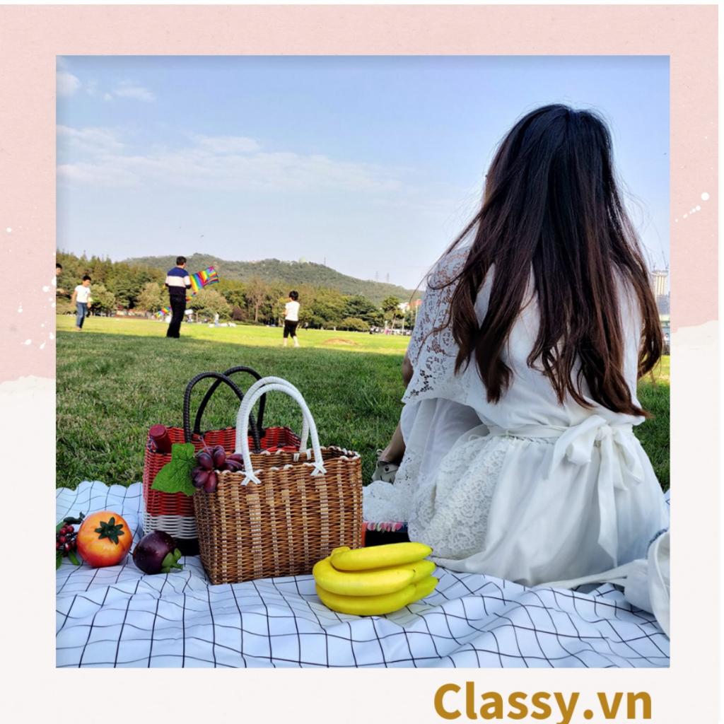 Giỏ mây đan bằng nhựa cao cấp  Classy có hình mặt cười, dùng làm dụng cụ chụp hình, đi dã ngoại, đi dạo phố T1071